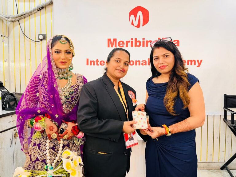 Alaknanda makeup artistry award 3 768x576