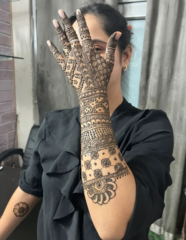 Curl Me Crazy Salon Ambala mehndi 768x988