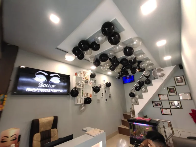 Dollup Makeup Studio Beauty Bar Gurdaspur profile image 2 768x576