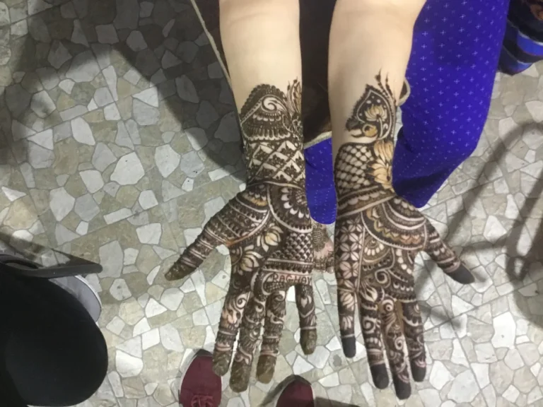 Hairs Inn Amritsar mehndi 768x576