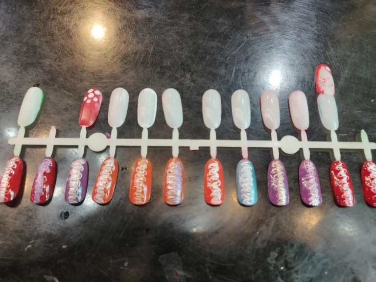 Laavish Salon Academy Amritsar nails 768x576