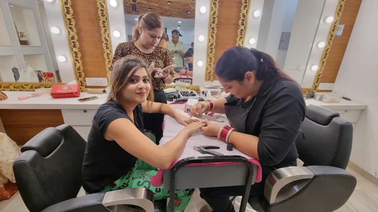 Lakme Salon Hoshiarpur nails 768x432