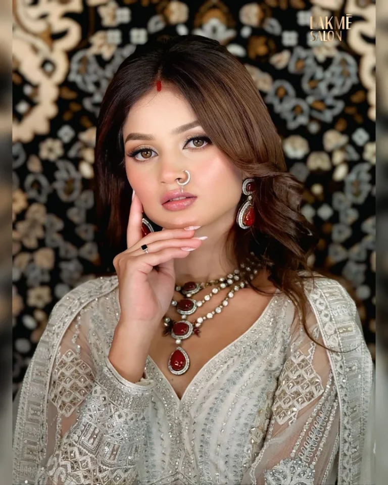 Lakme Salon Hoshiarpur reception look 768x960