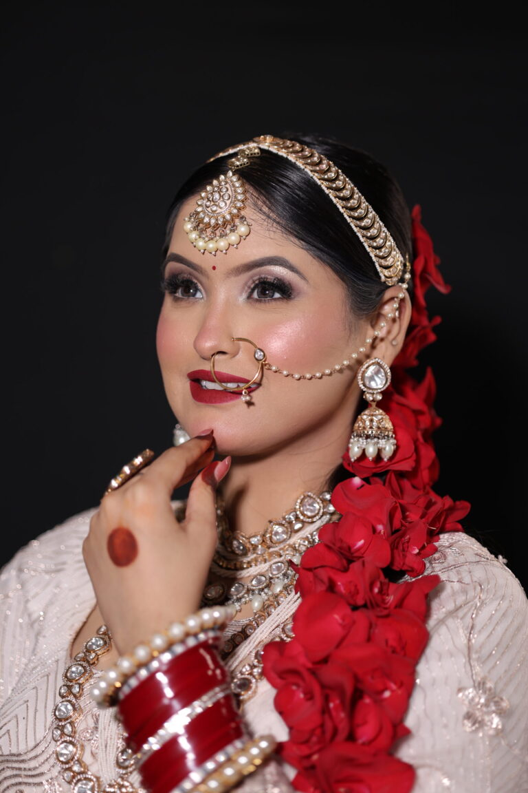 Maakeup Course scaled 1 768x1152