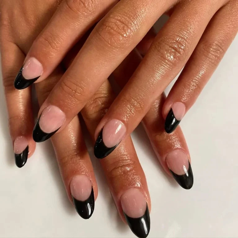 Make me Up Salon Amritsar Cantt. nail 768x768