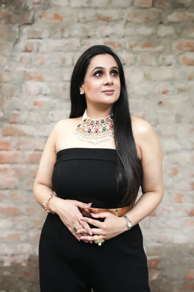 Parul Garg Makeup artist 1 scaled 1 768x1152