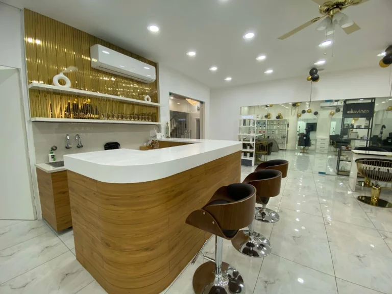 Richie Rich International Salon Academy Ludhiana ambience 768x576