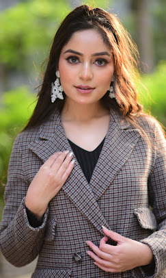 Sparkle Specialist Meerutmakeupp