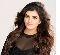 guneet virdi makeup artist 4