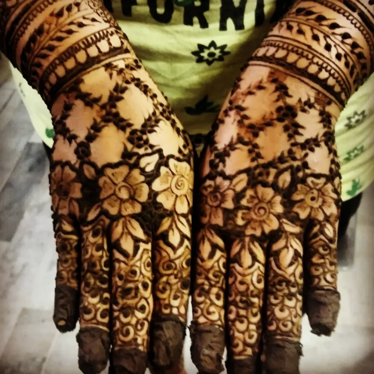 khushbu hussain salon academy Malerkotla mehndi 768x768