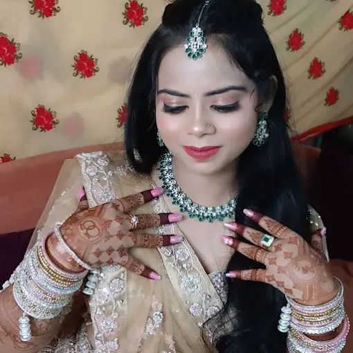 makeup bKhushi Makeup Studio Meerut