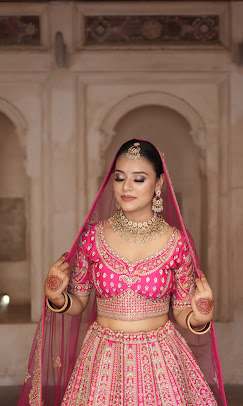 makeup bNupur Niranjan Artistry Jhansi