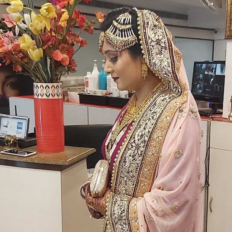 makeup varsha unisex salon New Friends Colony New Delhi 3 768x768