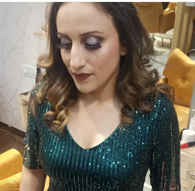 Curvey Shadow Luxury Salon Mohali make up 768x753