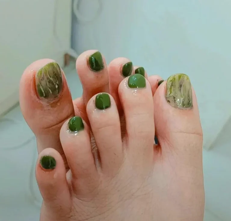 Curvey Shadow Luxury Salon Mohali nails 768x736