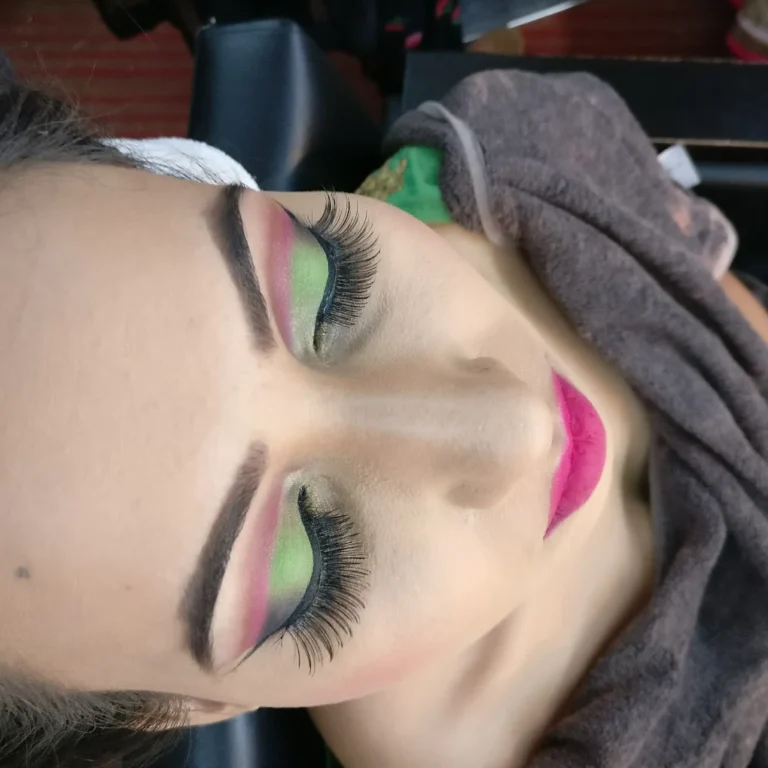 Naaz Professionals Salon Karnal eye makeup 768x768