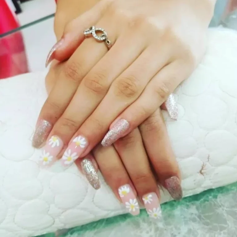 Stylettes Professional Unisex Salon Panchkula nails 768x768